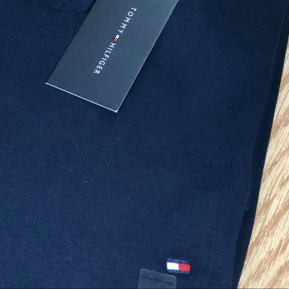 Men’s NWT Tommy Hilfiger Long Sleeve Crewneck Sz S - Picture 6 of 7